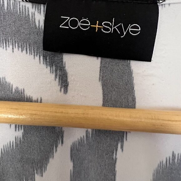 𝅺zoe+skye White black Casual floral Tunic Top, Size Large - Picture 4 of 7